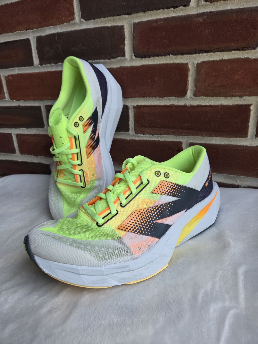 NEW BALANCE FuelCell Rebel v4 Men’s 10 Running Shoes Lime Mango MFCXLL4